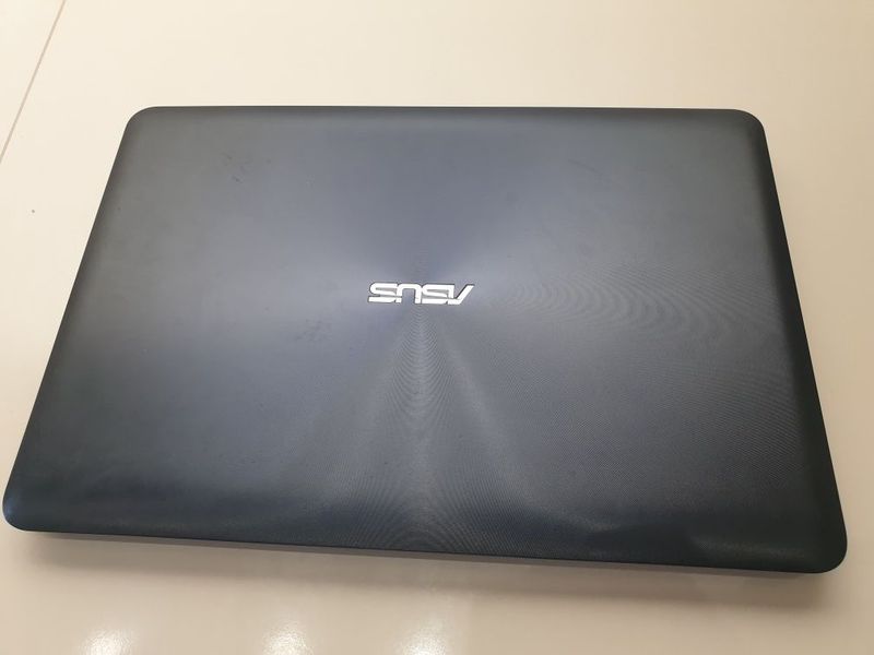 ASUS noutbuk srochniy sotiladi ASUS noutbuk srochniy sotiladi