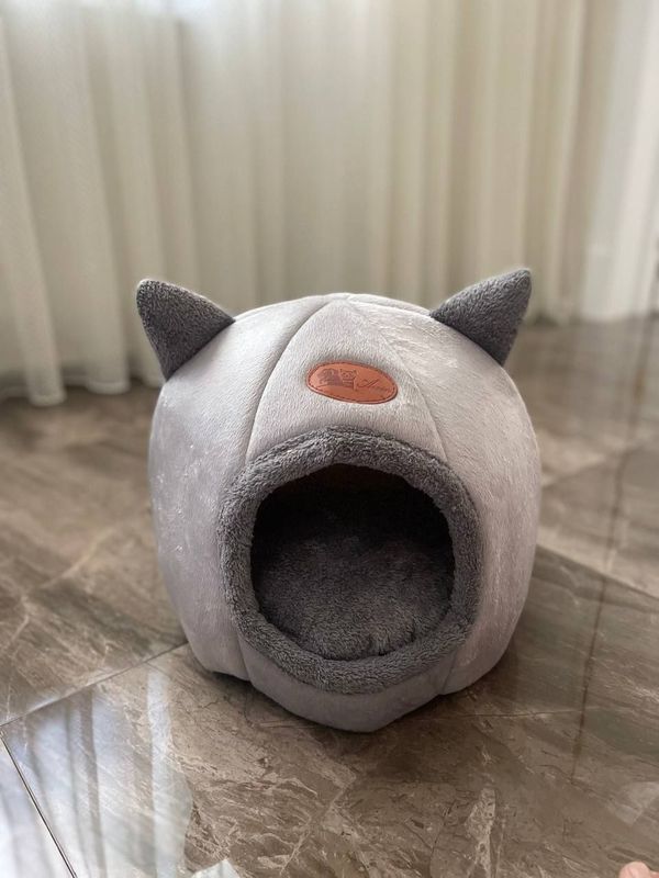 Домик для кошек новый Домик для кошек новый