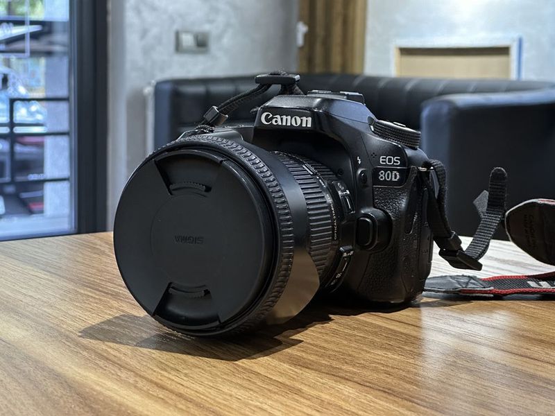 Продам Canon 80D Sigma 17-50 2.8