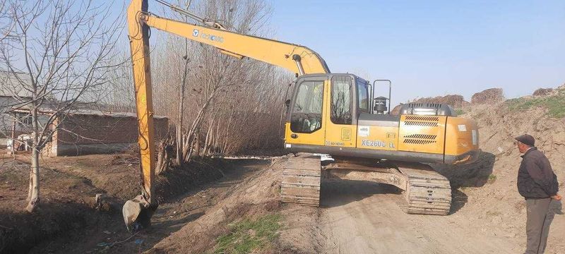 Эксковатор сотилади