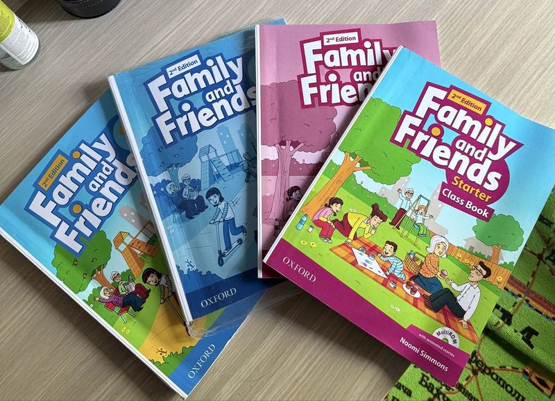 Книги по англискому языку Family and Friends Starter Книги по англискому языку Family and Friends Starter