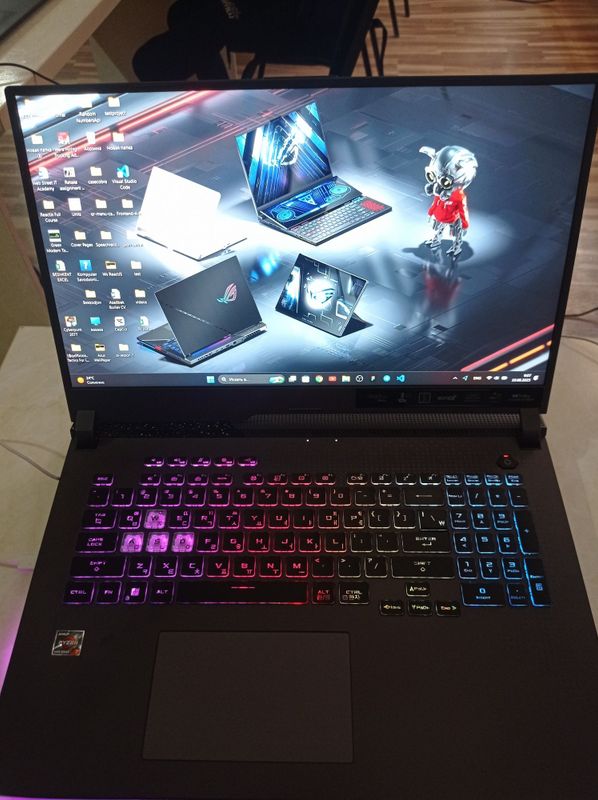ASUS ROG strix G713