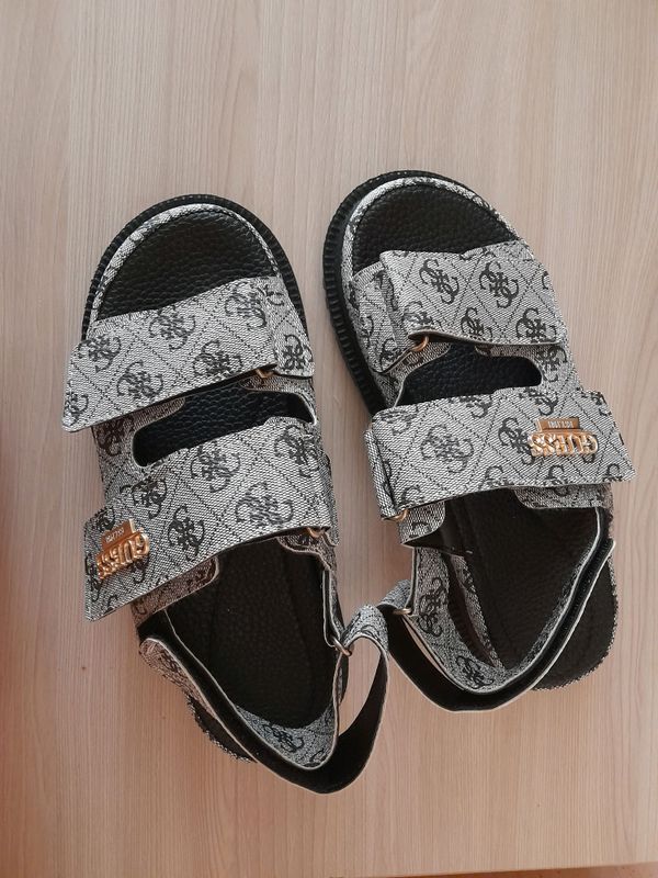 Guess oyoq kiyim 39 razmer 500 000 so'm
