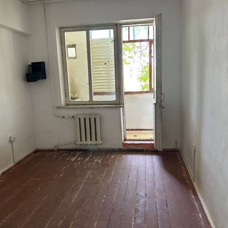 Продаётся 1/2/4 в Мирзо-Улугбекскском районе, на Буз 2. Продаётся 1/2/4 в Мирзо-Улугбекскском районе, на Буз 2.