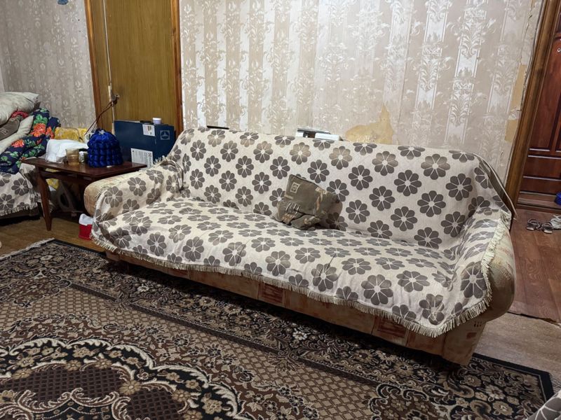 Продам диван и два кресла
