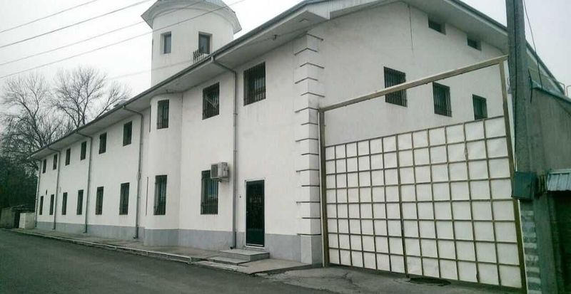 Юккоричирчикский р-он база 1800 м² 15-сот идеально под пищевое произв