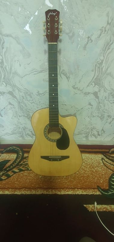 Gitara koreski yangi Gitara koreski yangi