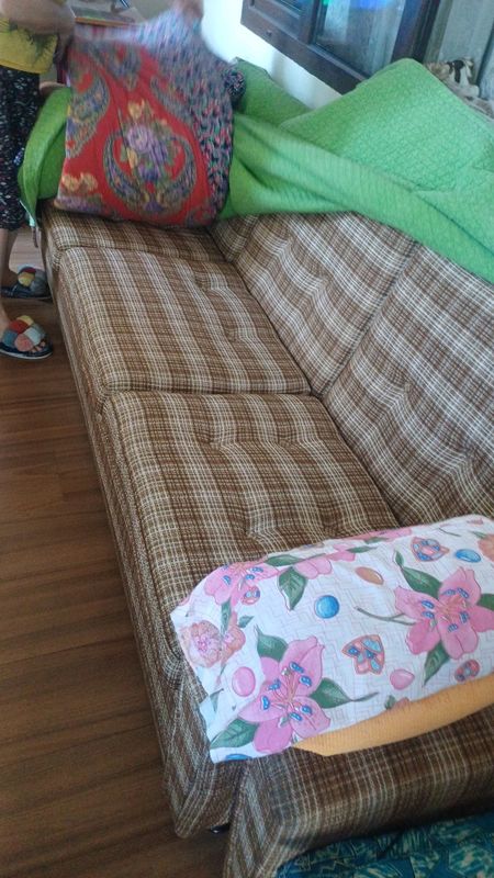 продаётся диван 2 кресло  в отличном состояние ние