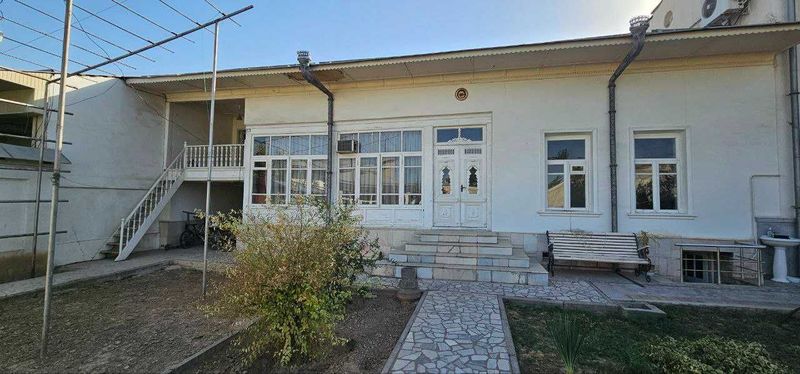 Срочно уй-ховли сотилади\Яккасарайский р-н\ор-тир Братские могилы.