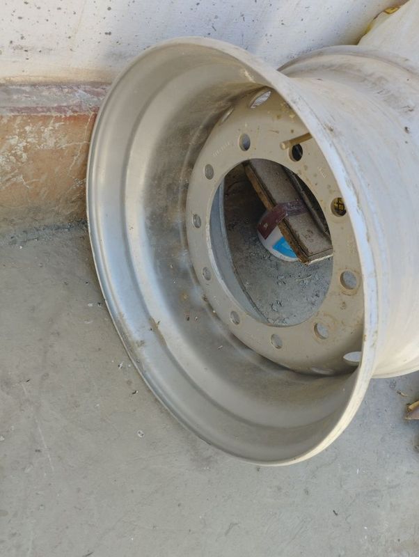 Диск грузовой автомобиль 385/65R22.5 Диск грузовой автомобиль 385/65R22.5