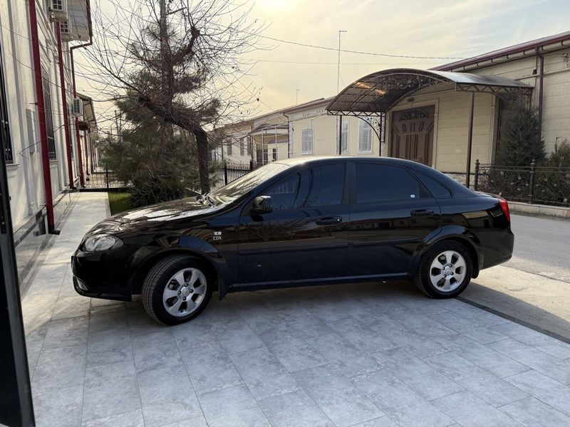 Gentra 2023-24 Qora kraska toza bez lyuk variant Gentra 2023-24 Qora kraska toza bez lyuk variant