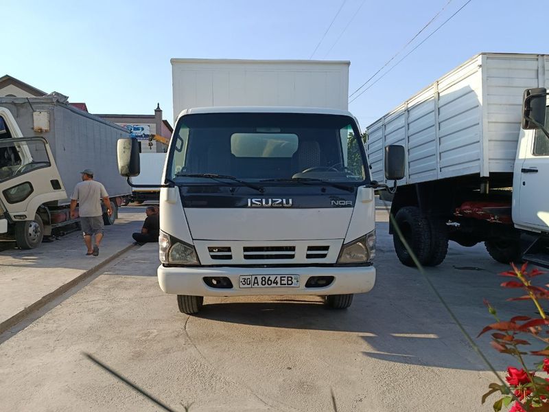 Исузи 5 тоналик 6 та янги болон Исузи 5 тоналик 6 та янги болон