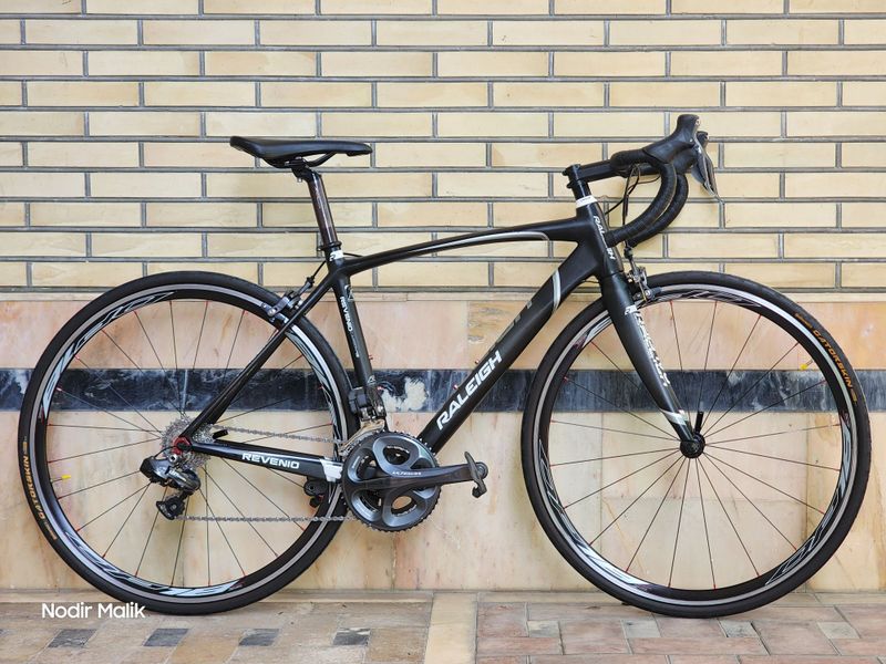 Шоссейный велосипед Raleigh Revenio Carbon 4.0 Ultegra di2 Шоссейный велосипед Raleigh Revenio Carbon 4.0 Ultegra di2