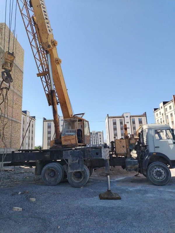Автокран сотилади Автокран сотилади