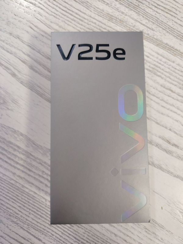 Продается телефон VIVO V25E