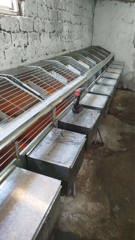 Quyon kletkalari (маточни) (откормочный) sotiladi holati yangi Quyon kletkalari (маточни) (откормочный) sotiladi holati yangi