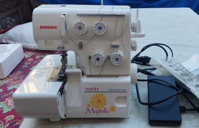 Швейная машина JANOME AVERLO 7034D