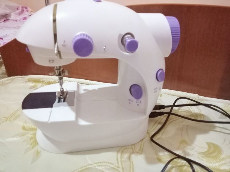 Mini tikuv mashinasi sotiladi hamyonbop narxda Mini tikuv mashinasi sotiladi hamyonbop narxda