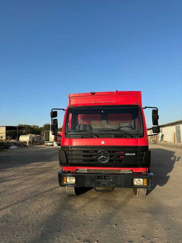 Автомашина Mercedes Benz 1820 Автомашина Mercedes Benz 1820