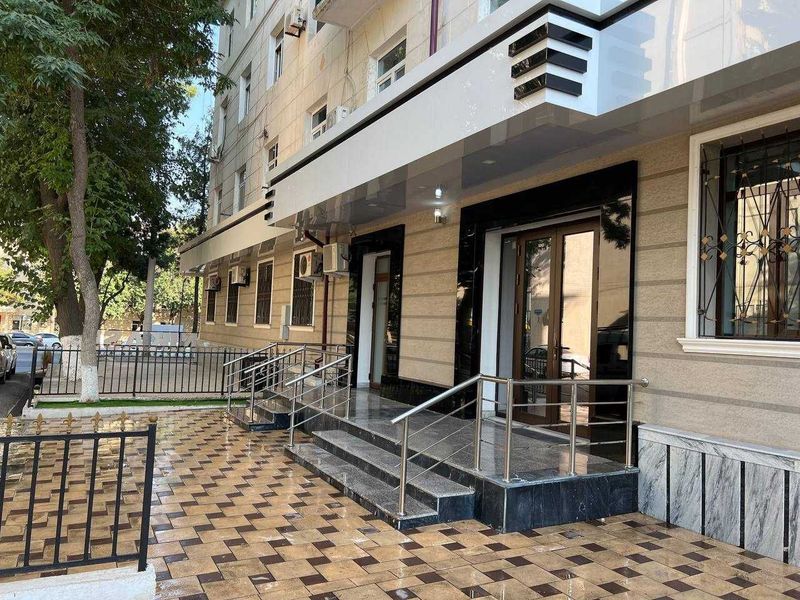 Аренда офисного помещение 200 кв.м. в Яккасарайском районе