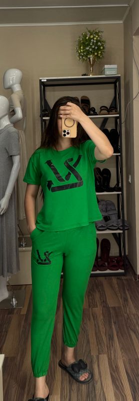 Razmer: S, M.  Narxi:100.000