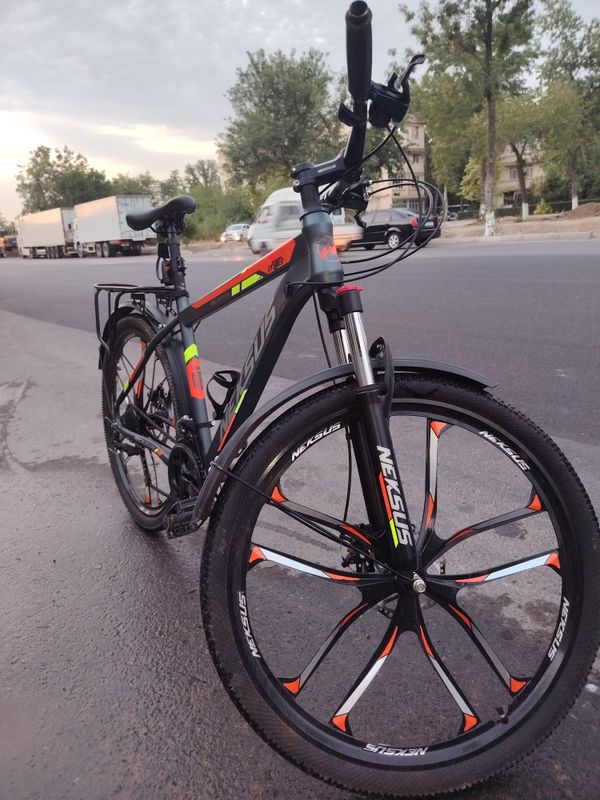 Velosiped sotiladi Velosiped sotiladi