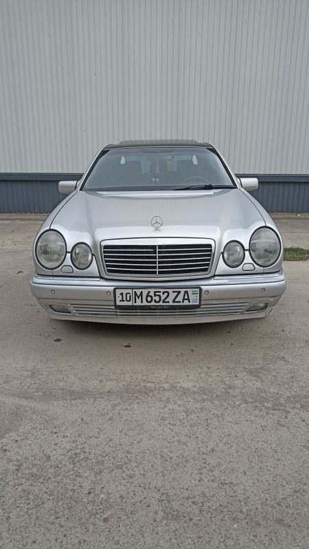 Mercedes Benz W210