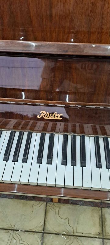 Фортепиано Rösler - отличное состояние, доступная цена! Фортепиано Rösler - отличное состояние, доступная цена!