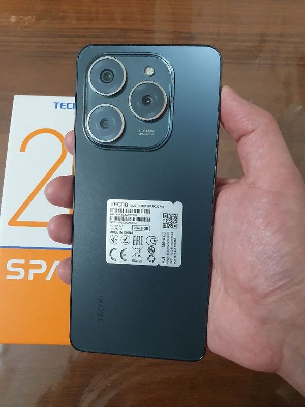 Srochna sotiladi Tecno Spark 20 Pro 16/256Gb NFC Orginal Yengi madel