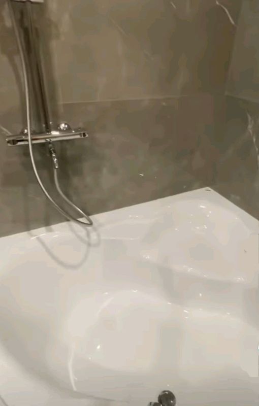 ванна чугунная,  трёхуголная , состояние отличное