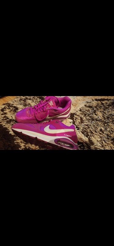 Кроссовки 39 рр Nike Air оригинал состояние отличное Кроссовки 39 рр Nike Air оригинал состояние отличное