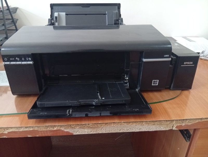Printer L805 sotiladi kafolati beriladi ishlashi zoʻr