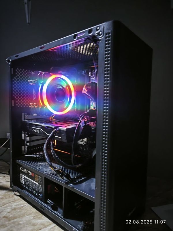 I7 9700K игровой компьютер I7 9700K игровой компьютер