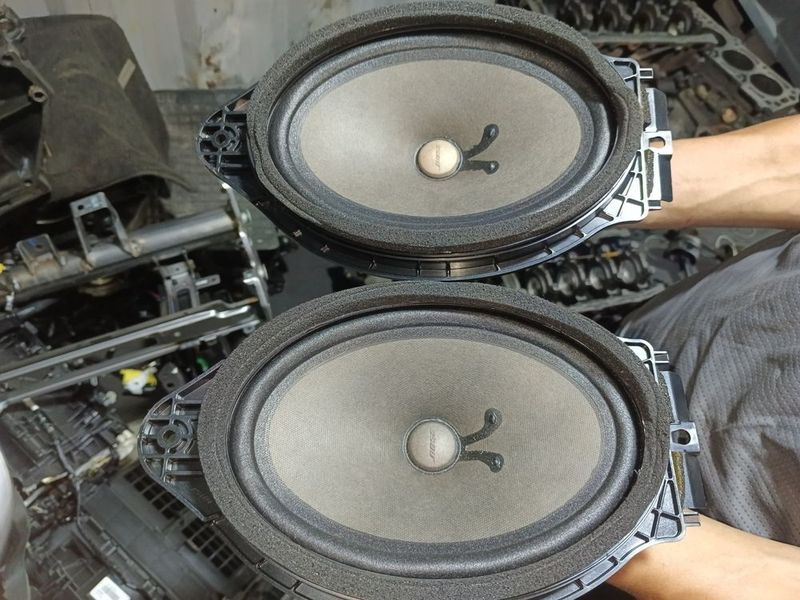 Bose Malibu/equinox orqa polkaniki Indonesia Bose Malibu/equinox orqa polkaniki Indonesia