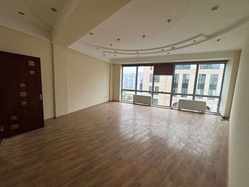 Сдаётся офис, Ойбек, 490м2 Сдаётся офис, Ойбек, 490м2