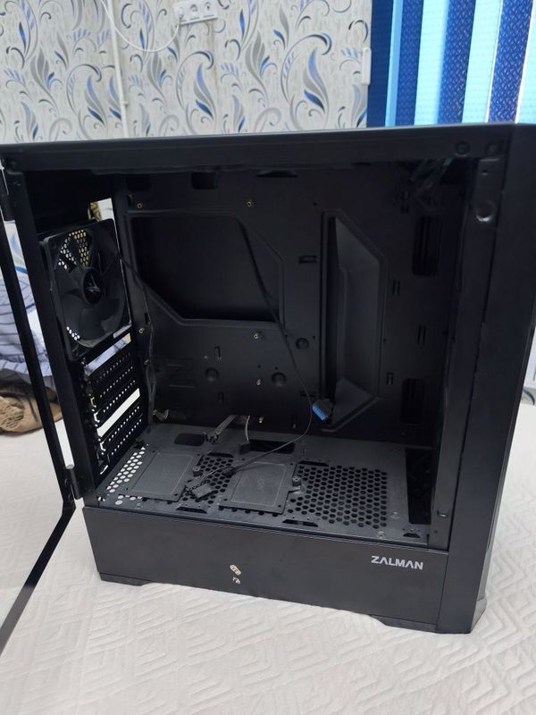 Корпус ПК Zalman , закалённое стекло Корпус ПК Zalman , закалённое стекло