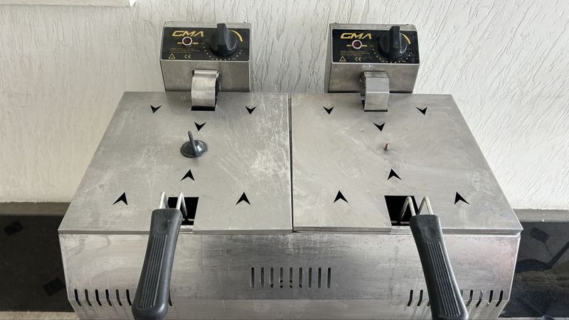 Фритюрница двойная по 8 л. Frityur apparat 2talik 8 litrdan Фритюрница двойная по 8 л. Frityur apparat 2talik 8 litrdan