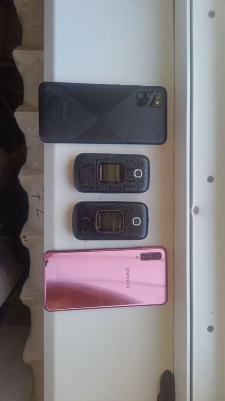Samsung telefonla sotiladi Srochna Samsung telefonla sotiladi Srochna