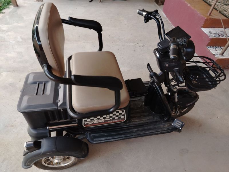 Skuter 3 kishilik