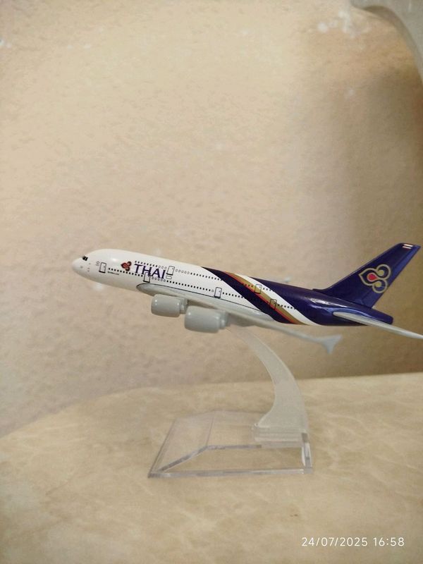 Thai airways A380 samalyot maketi