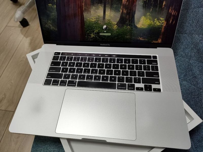 Macbook Pro 16" 2019 core i7 Macbook Pro 16" 2019 core i7