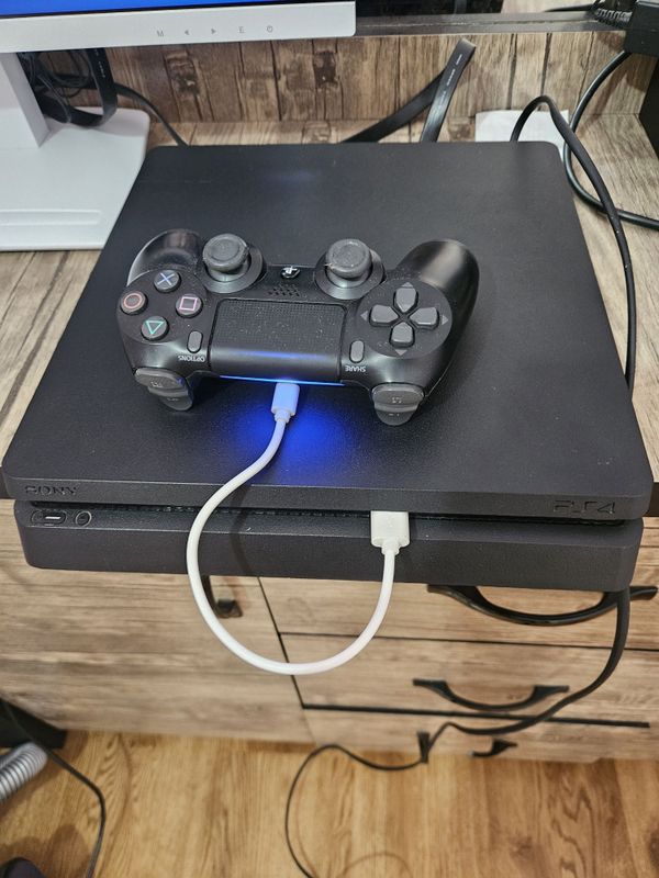 Sony PlayStation 4 Slim 500GB 6.72 версия Sony PlayStation 4 Slim 500GB 6.72 версия