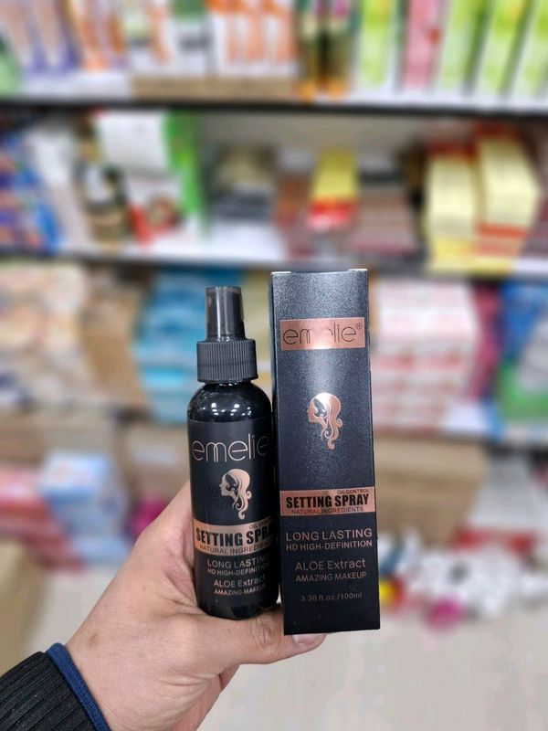 Makyaj qotiruvchi fiksater spray Makyaj qotiruvchi fiksater spray
