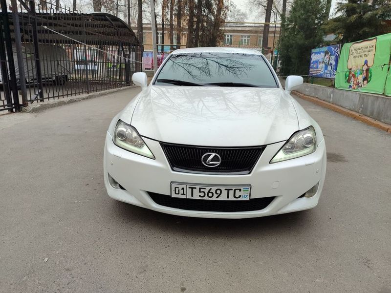 Продам свой Lexus IS 300