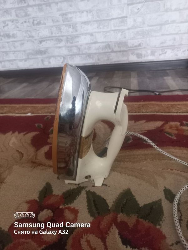 Утюг рабочий хороший Утюг рабочий хороший