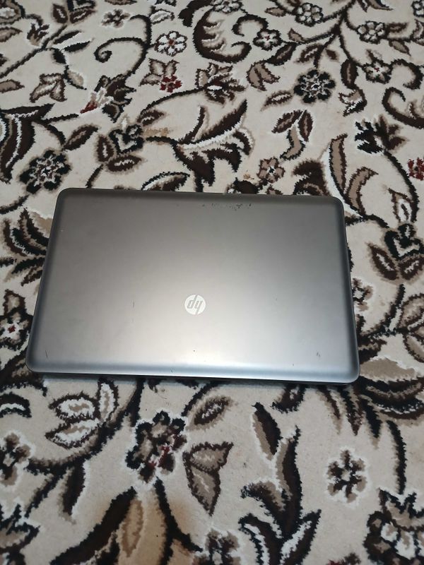 Novutbuk hp srochno sotiladi Novutbuk hp srochno sotiladi