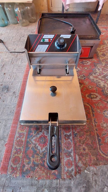 Furnitur sotiladi