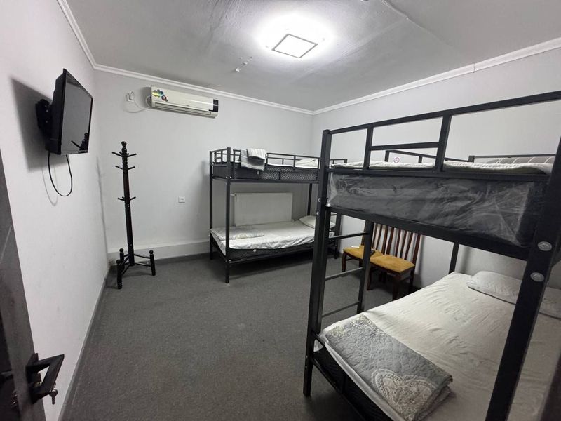 Kunlik ijara, Hostel
