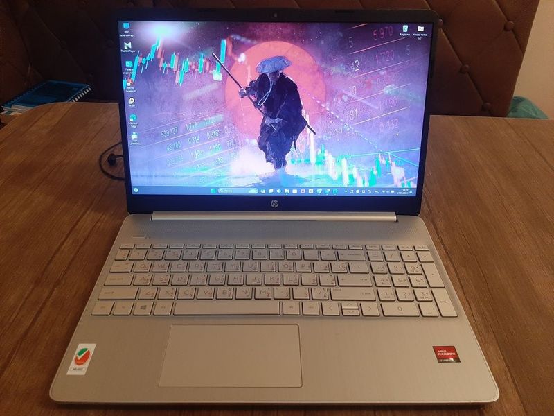 Ryzen 7-5700U/8GB/512 GB/15.6"- HP Laptop15s-eq2000ne[2023]