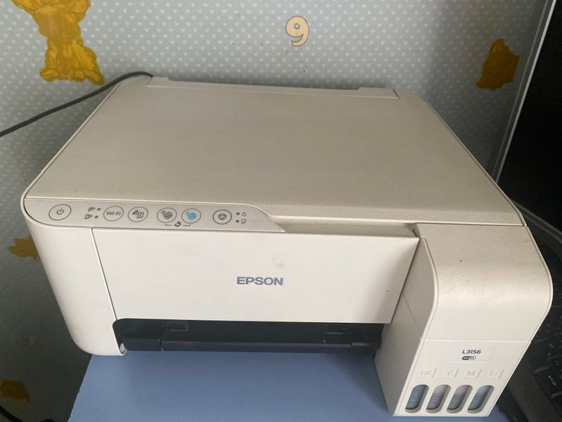 Цветной принтер EPSON Цветной принтер EPSON
